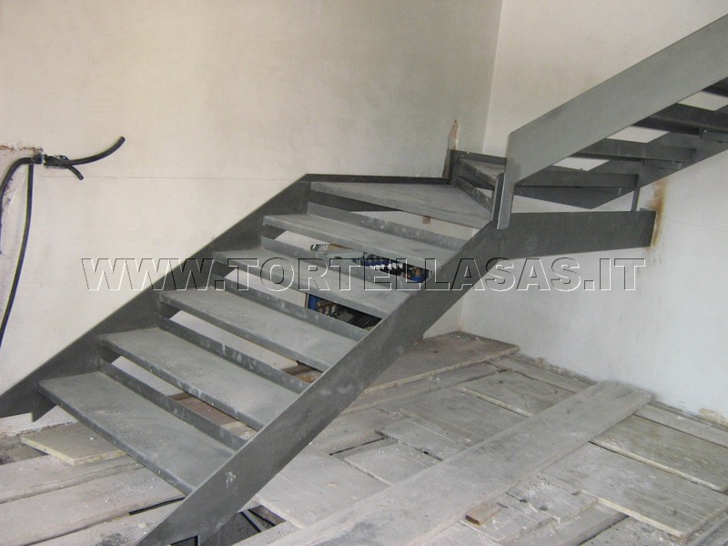Tortella fabbro verona scale per interni ed esterni in ferro Scale da esterno in ferro