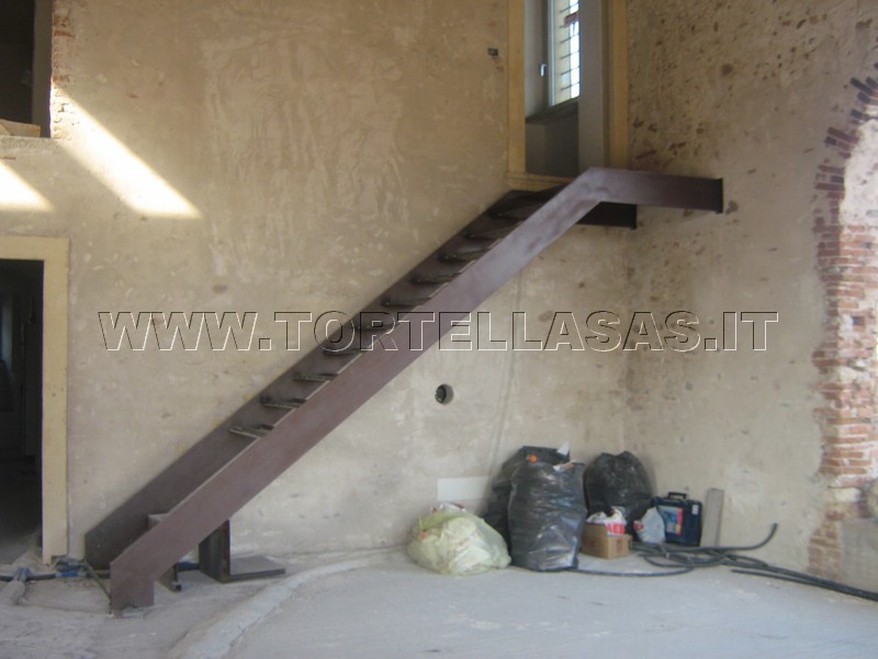Tortella fabbro verona scale per interni ed esterni in ferro Scale da esterno in ferro